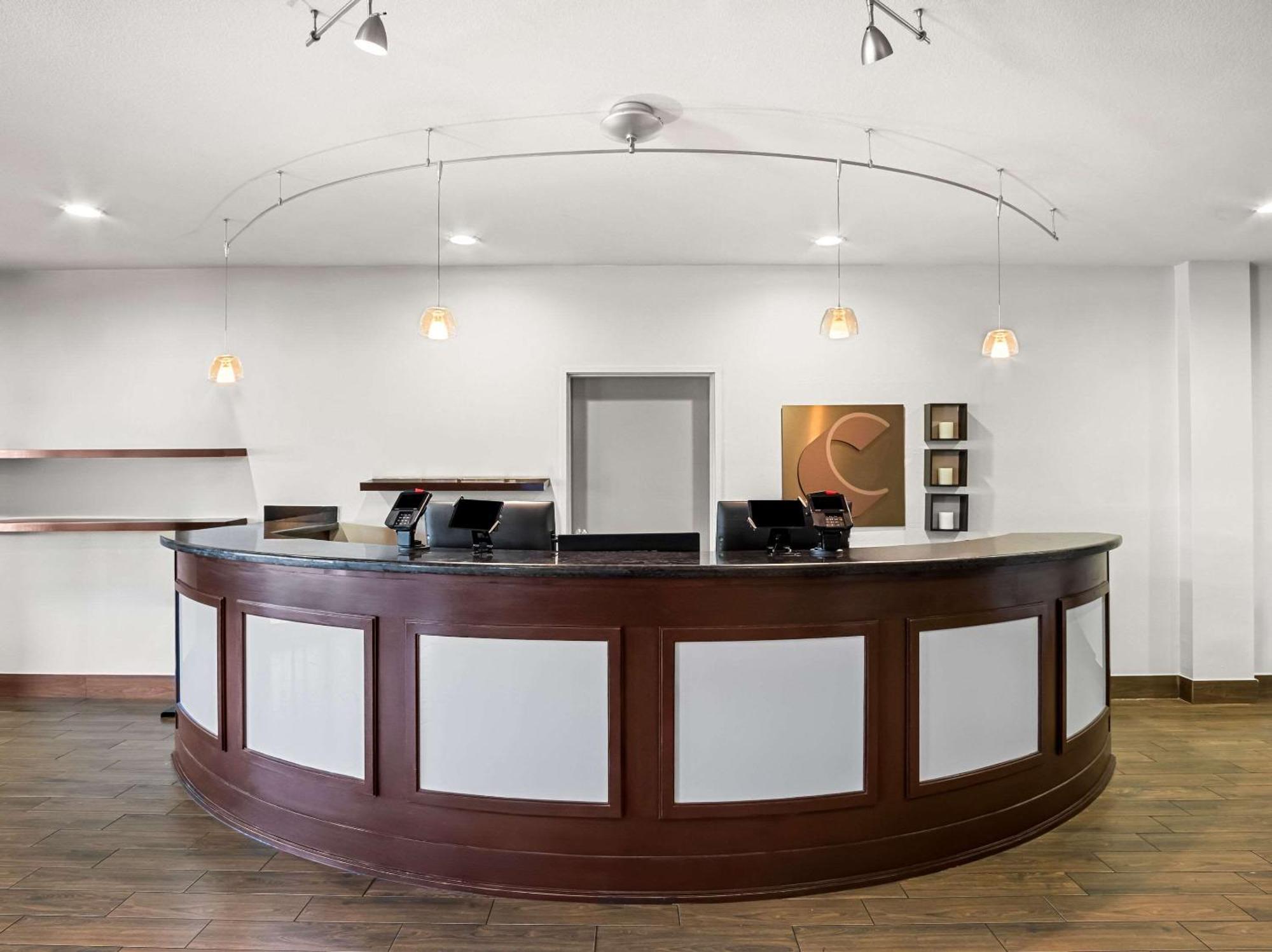 Comfort Suites Lindale Exterior photo
