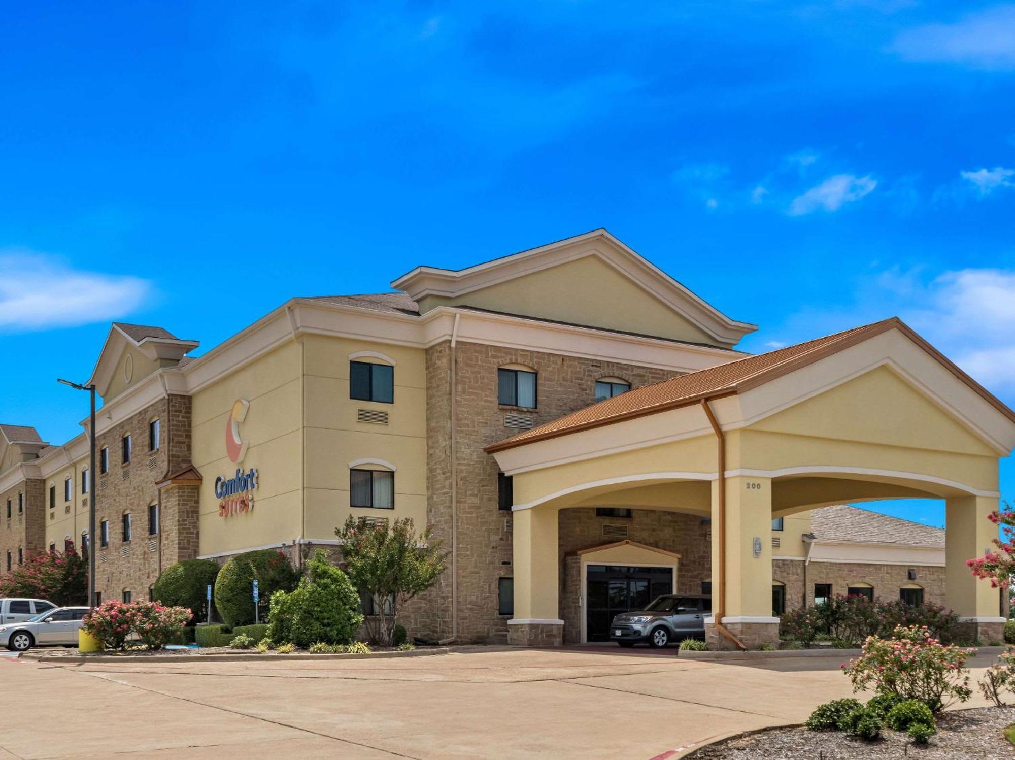 Comfort Suites Lindale Exterior photo